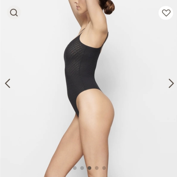 NWT - SKIMS black mesh logo bodysuit S - Picture 9 of 13